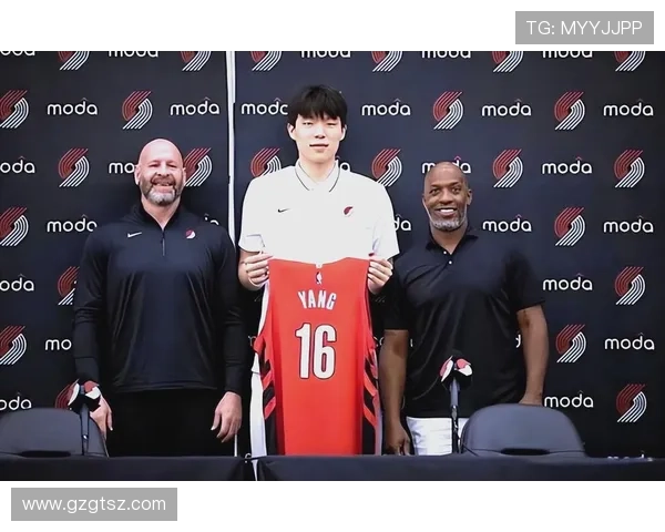 中国新星杨瀚森正式签约波特兰开拓者开启NBA职业生涯新征程